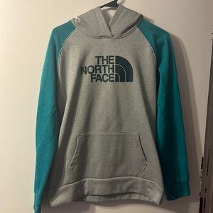 Women’s medium north face hoodie